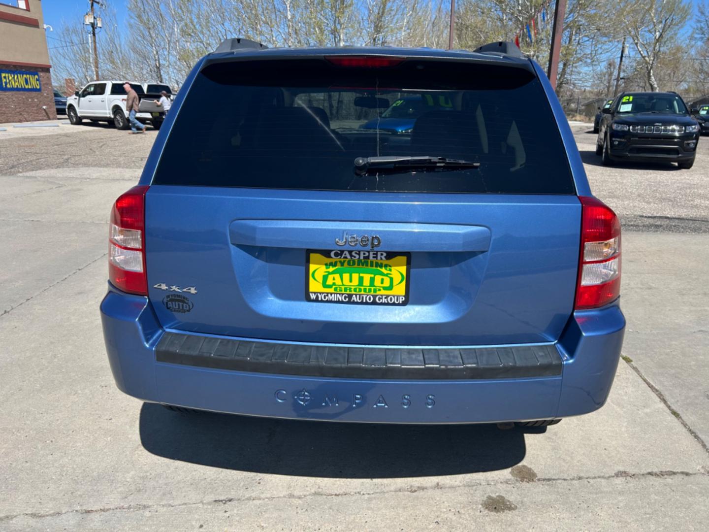 2007 /Gray JEEP COMPASS SPORT (1J8FF47W17D) with an 2.4L engine, 5-Speed Manual transmission, located at 3030 CY Ave, Casper, WY, 82604, (307) 265-3830, 42.827816, -106.357483 - Photo#5